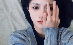 美女脱内衣露出了奶头福利图片